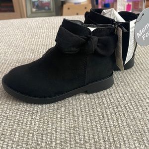 Black booties for toddler (toddler size 7) - GAP